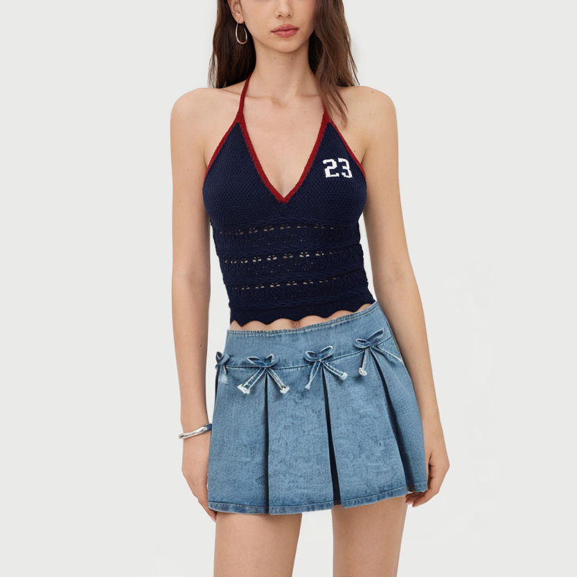 Bow-decorated plain pleated denim skirt
