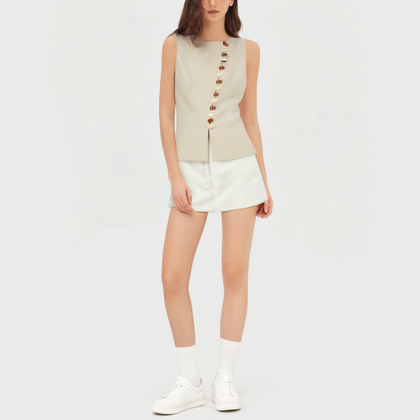 Round neck button sleeveless suit